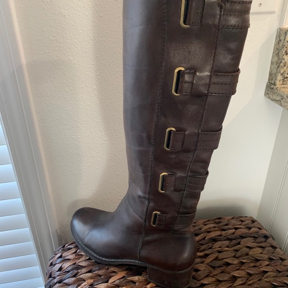 Gently used adorable boots! - Picture 2 of 4